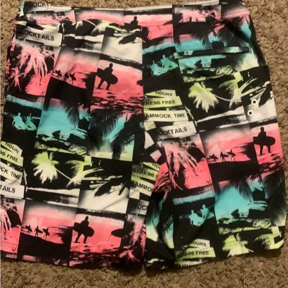 American Eagle Swim Trunks Size L - like New! - Picture 4 of 4